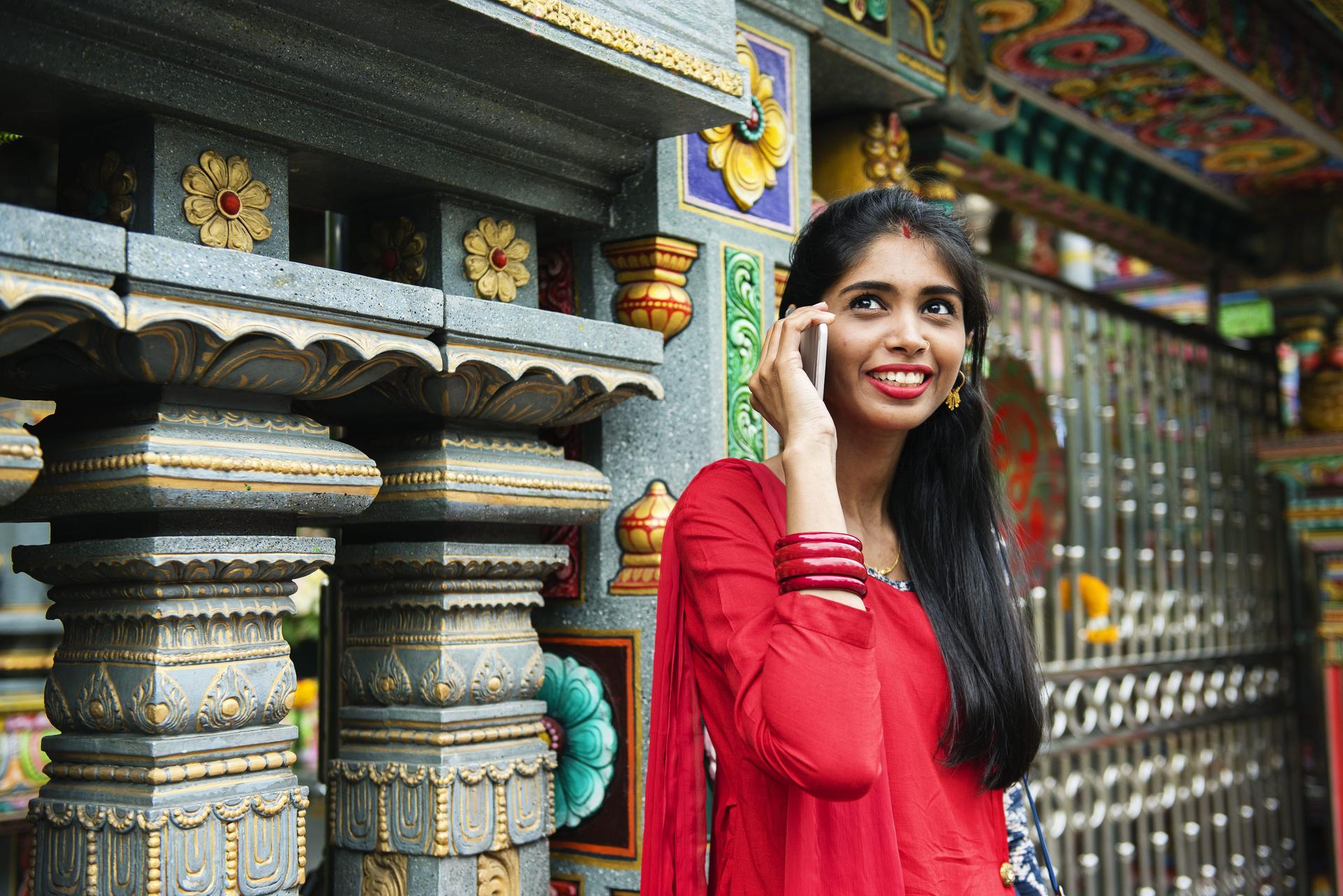 Tourist in India enjoy stable connection with eSIM for India 