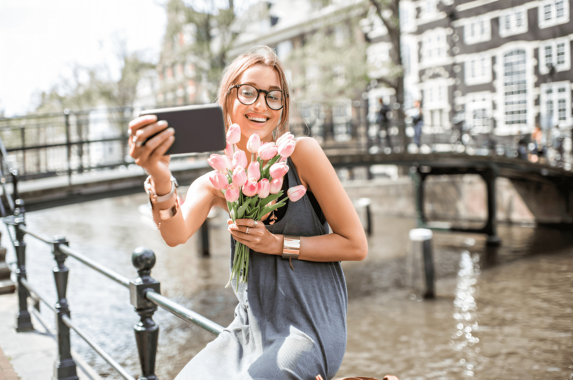 Mobile Internet in the Netherlands: SIM Cards and Other Ways to Connect 